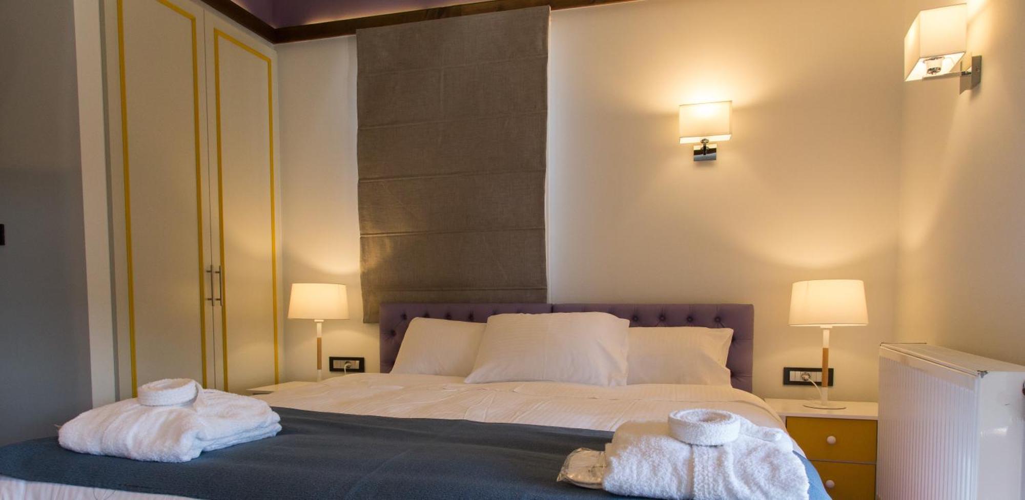 Abi Luxury Monodendri