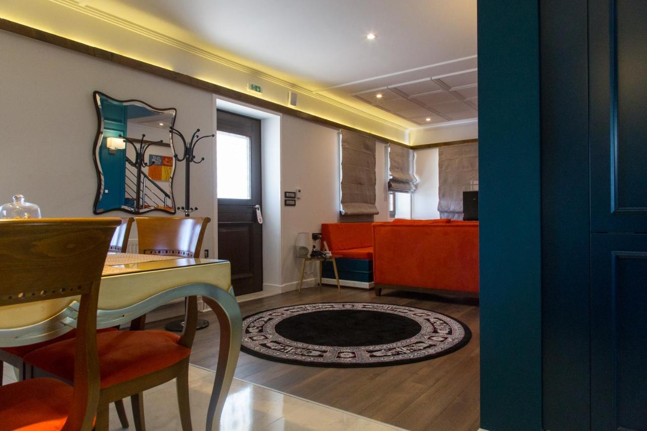 Abi Luxury